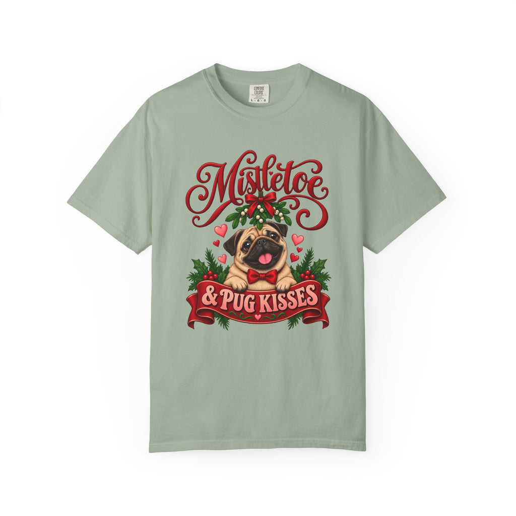 Mistletoe & Pug Kisses T-Shirt – Bay